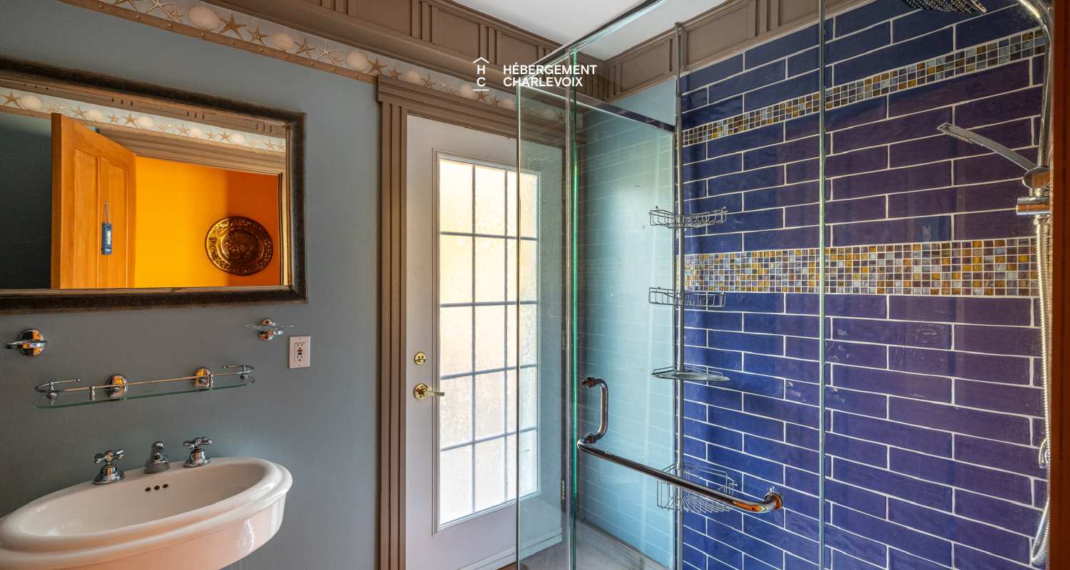 JAU-230 - Historic riverfront home with private hot tub